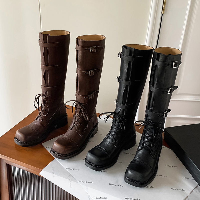 Bota Feminina Arden Furtado de - Leather Classic Strap avaliação e preço